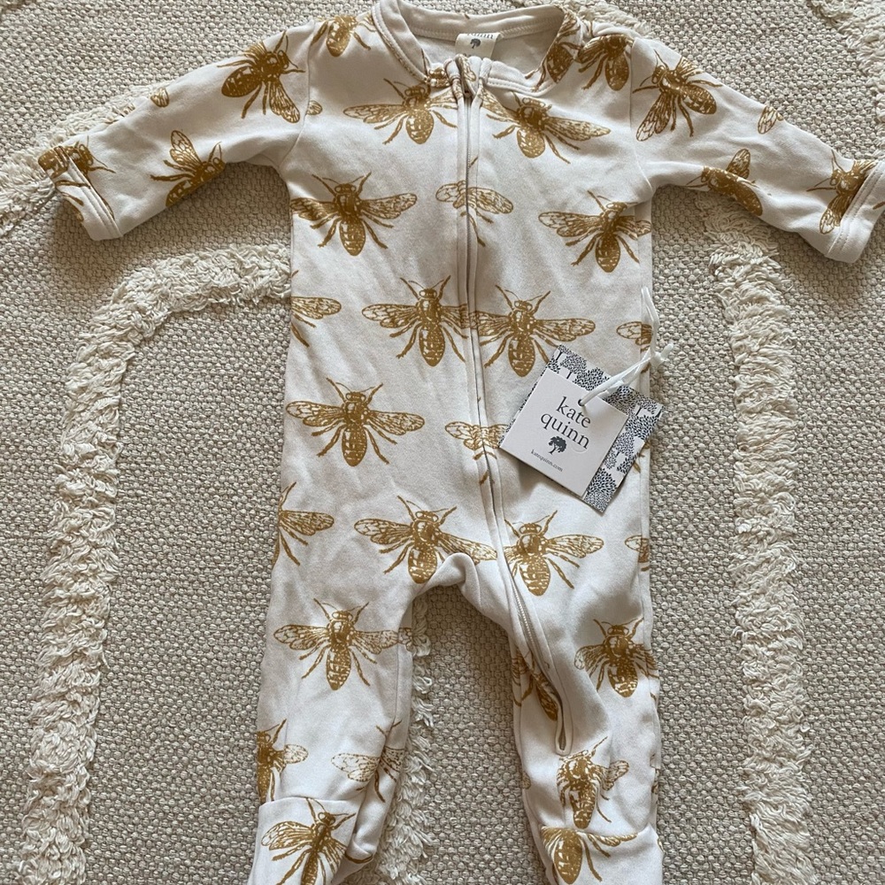Kate Quinn Bee Pattern Sleeper